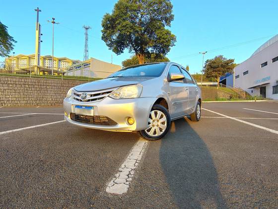 TOYOTA ETIOS 1.5 XS SEDAN 16V FLEX 4P MANUAL TOYOTA ETIOS 1.5 XS SEDAN 16V FLEX 4P MANUAL
